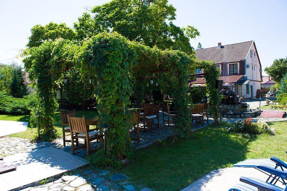 Pensiunea Eden Caransebeş Extérieur photo